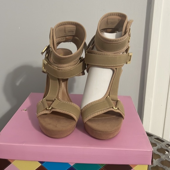 Show Repelica LA Keenan Women’s size 7 Heels 👠 - Picture 2 of 10